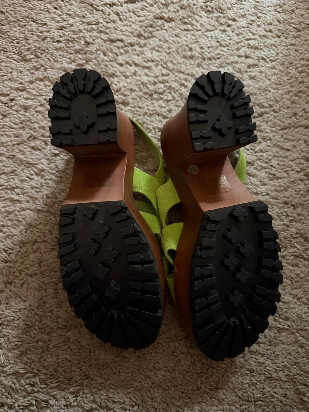 Steve Madden Encino Green Suede Platform Sandals - Picture 4 of 4